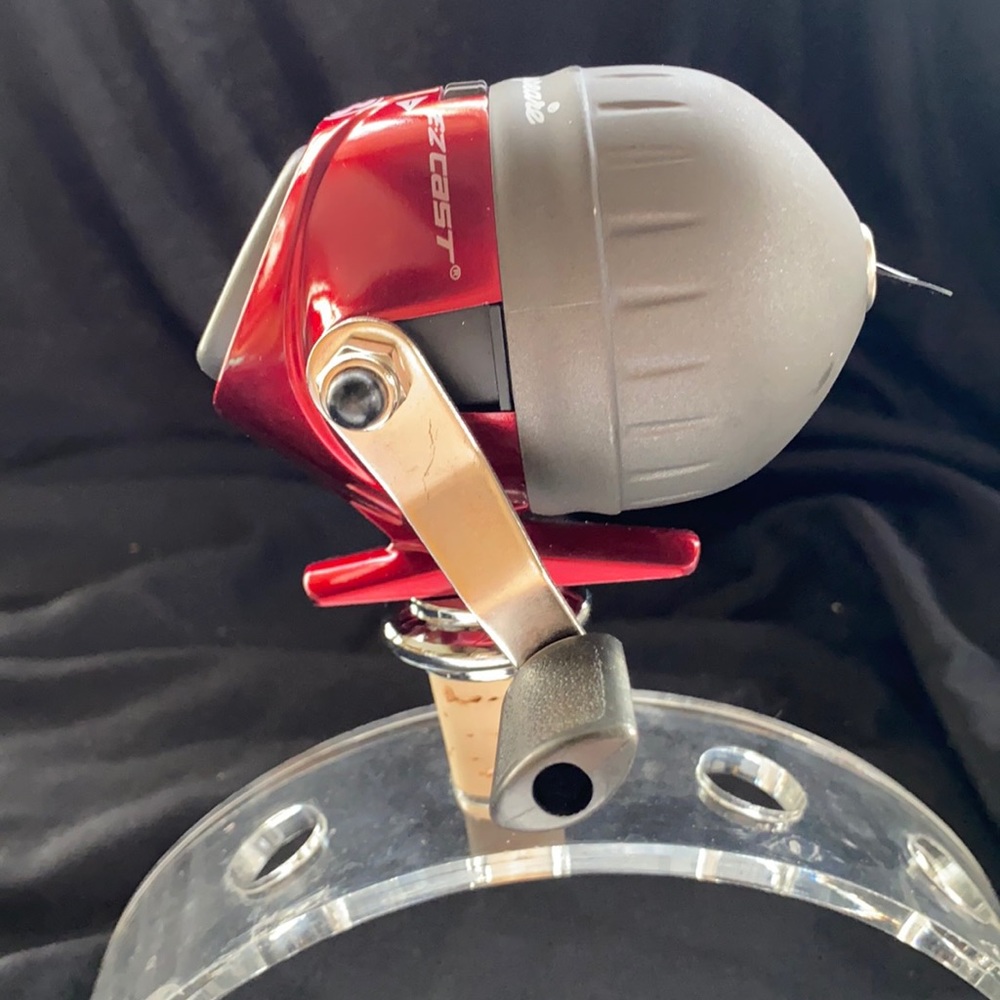 Fishing reel bottle stopper